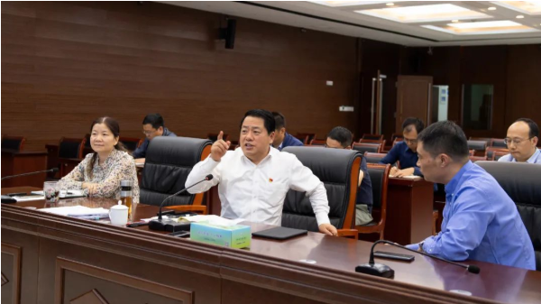 省生態(tài)環(huán)境廳黨組書 記、廳長王仲田在線督導檢查全省重點領(lǐng)域污染排放監(jiān)管情況